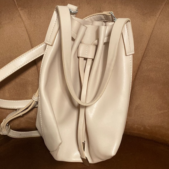 Forever 21 Pink Crossbody Bag. - Picture 5 of 6